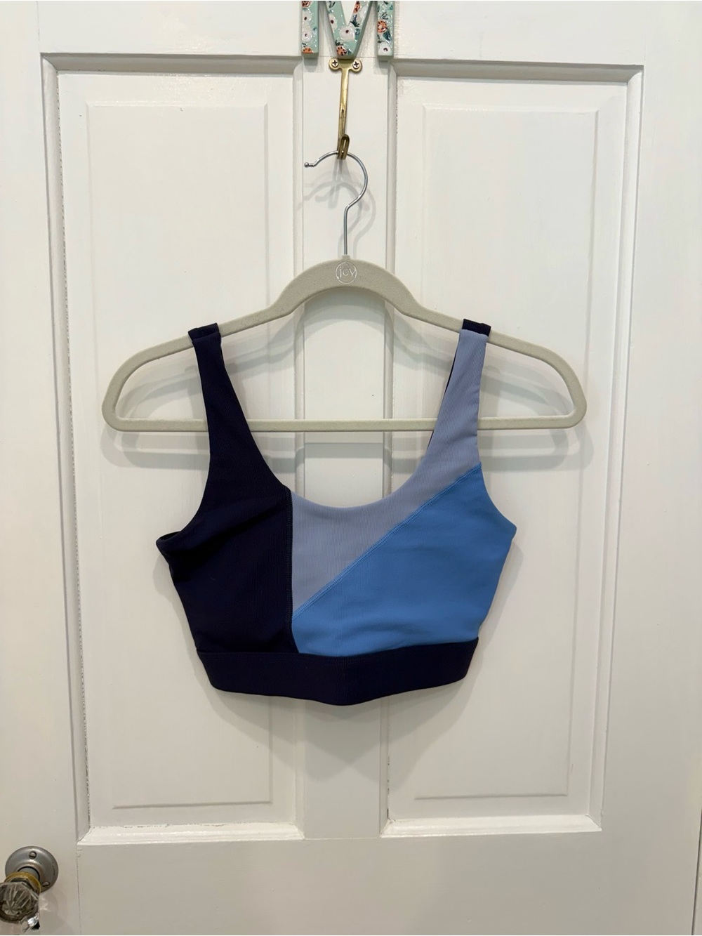 Colorblock WILO Set - Navy and Light Blue Sports Bra & Leggings - Picture 5 of 7